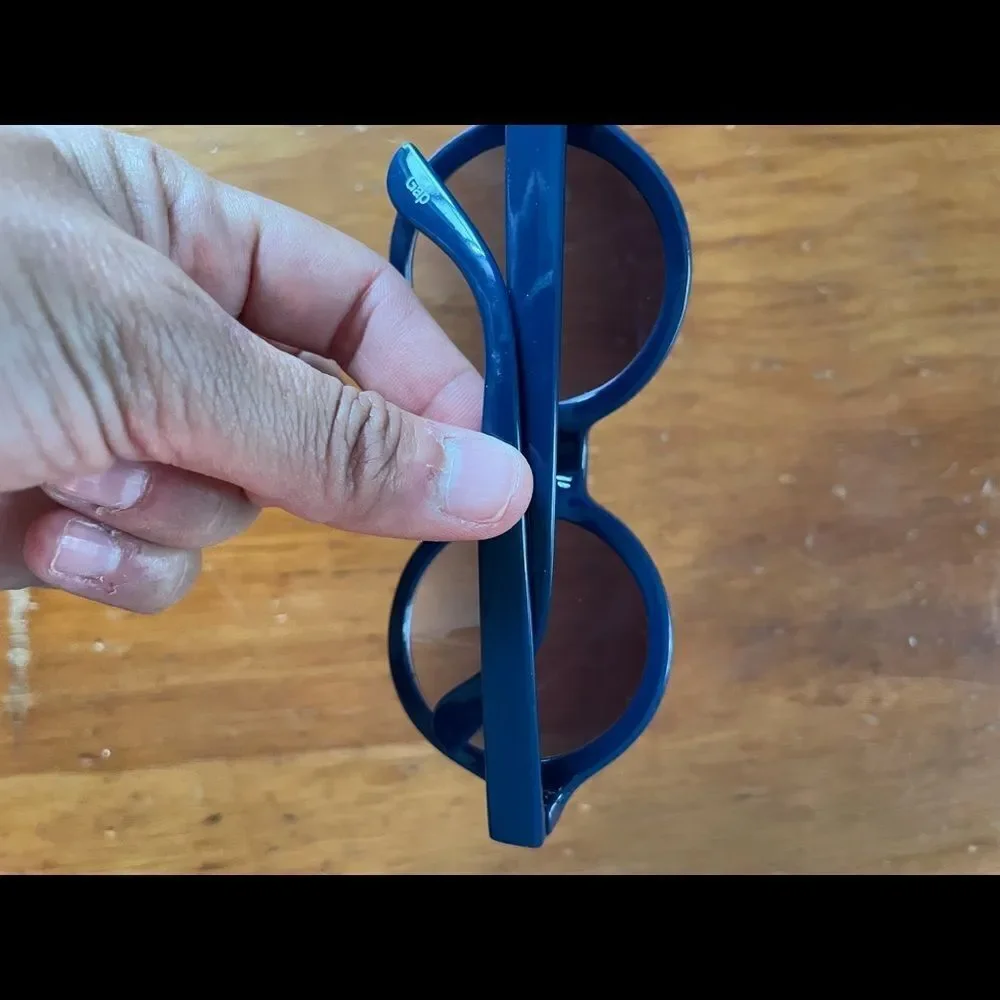 Girls gap Navy round sunglasses 6-8